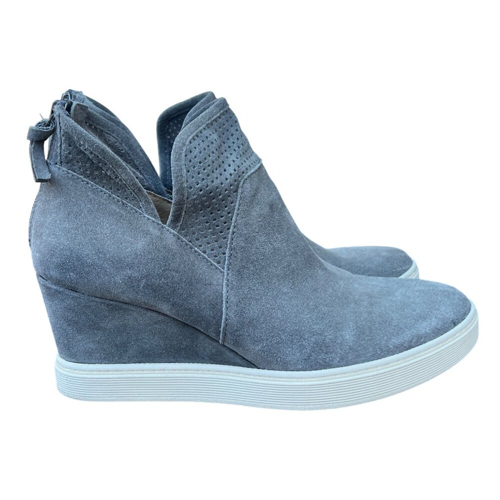 Söfft Seabrook Gray Suede Perforated Wedge Sneakers Back Zipper Closure Size 10M